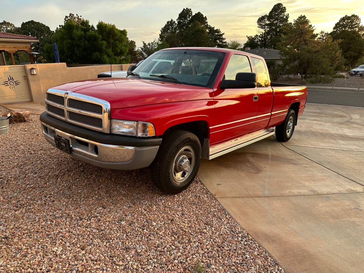 Dodge-Ram-2500-club-cab-diesel-1995-red-7