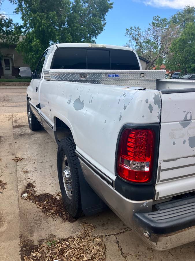 Dodge-Ram-2500-diesel-1994-white-4
