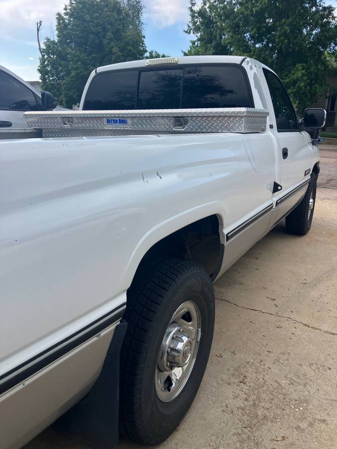 Dodge-Ram-2500-diesel-1994-white-7