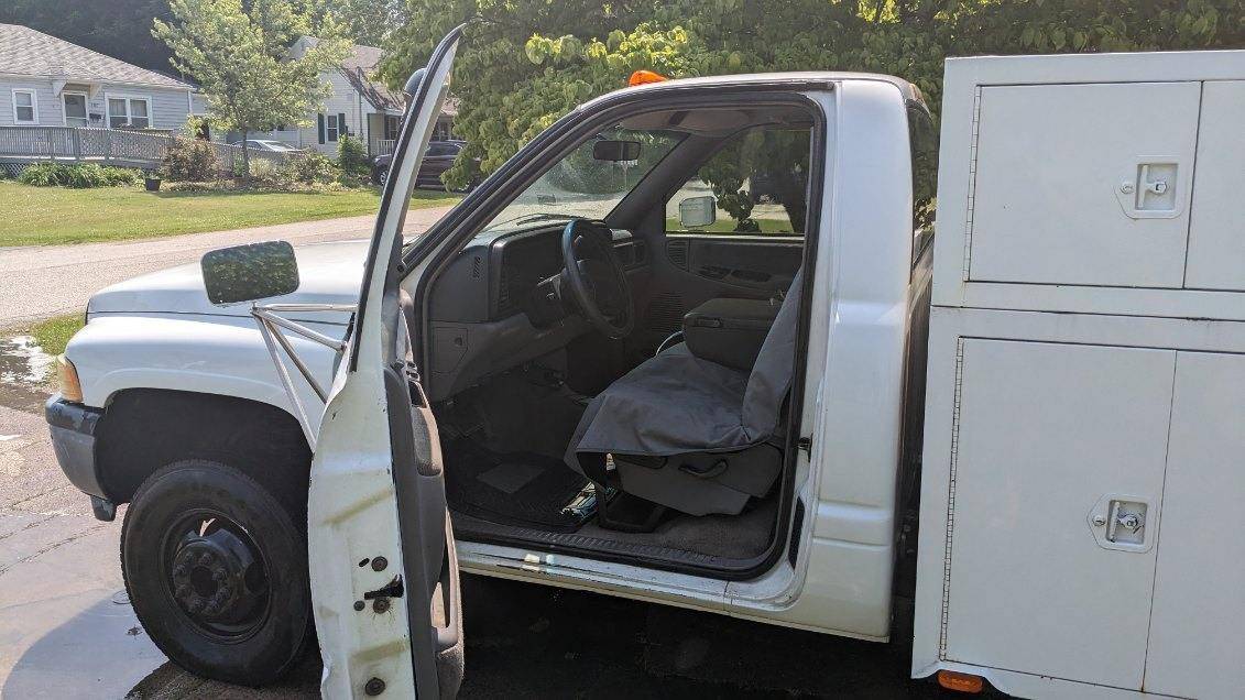 Dodge-Ram-3500-1995-white-4