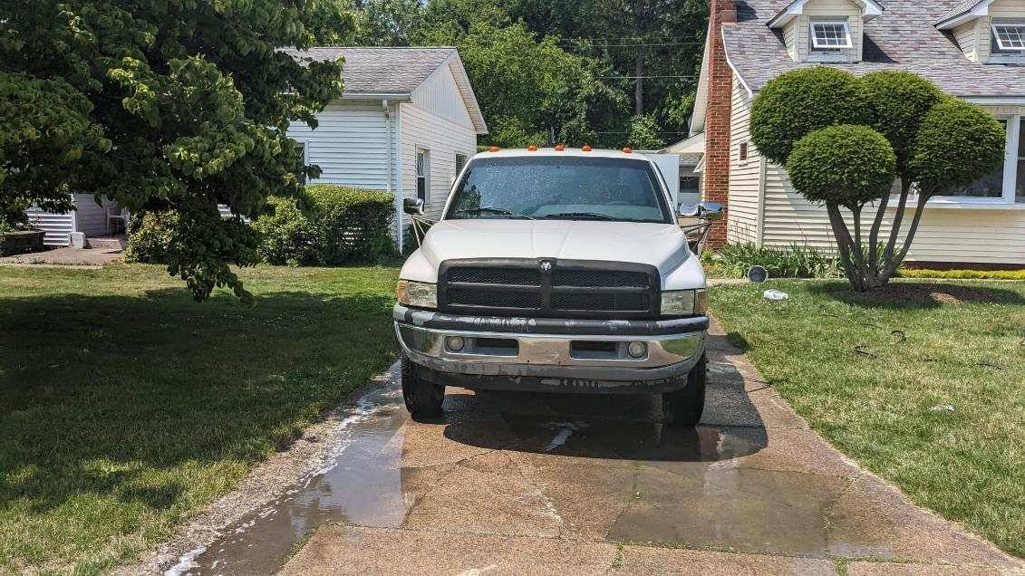 Dodge Ram 3500  1995 white