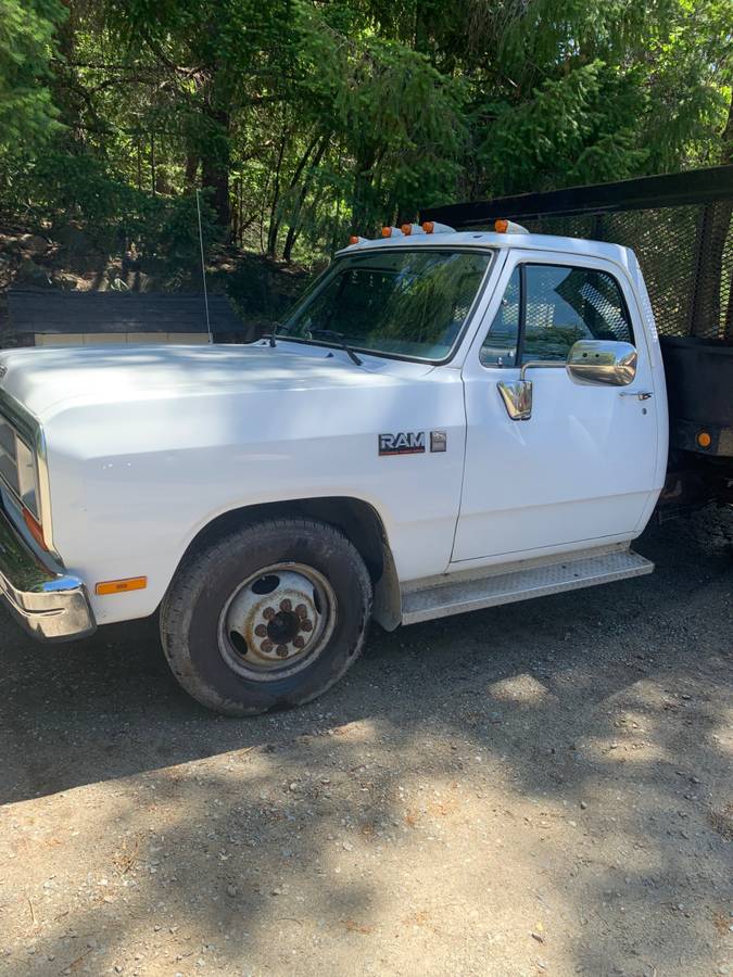 Dodge-Ram-3500-diesel-1989-white