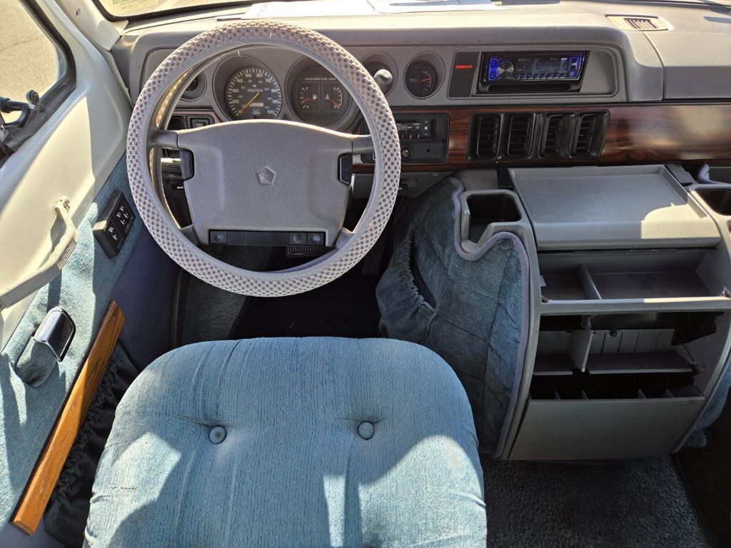 Dodge-Ram-Van-1994-11