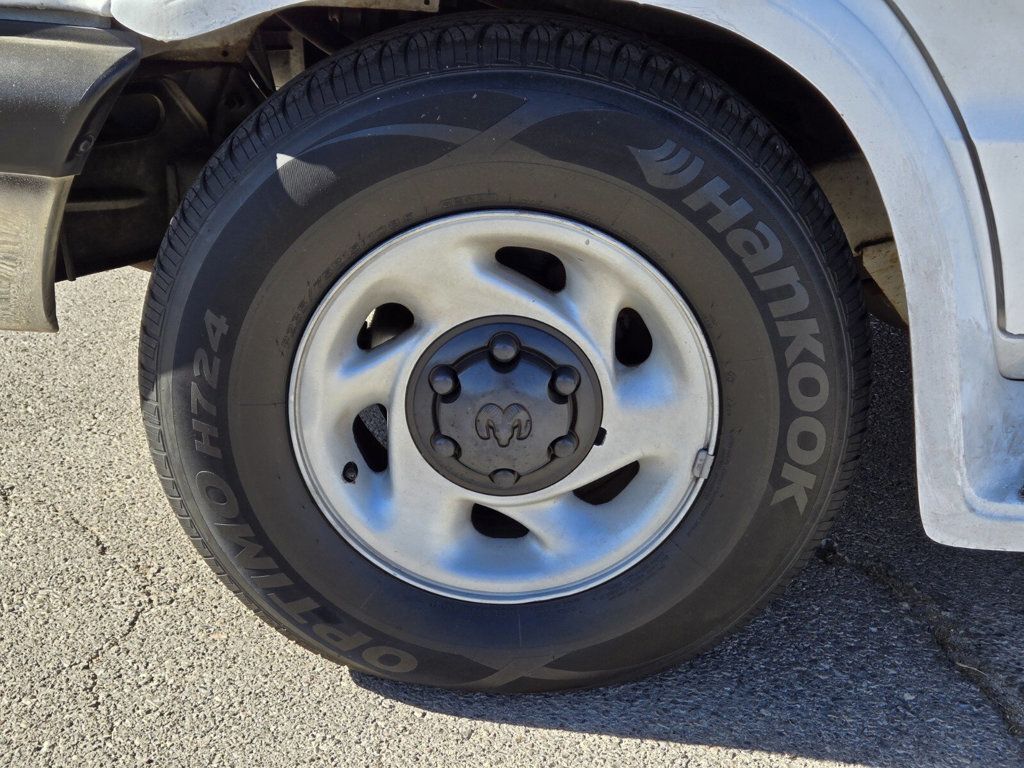 Dodge-Ram-Van-1994-5