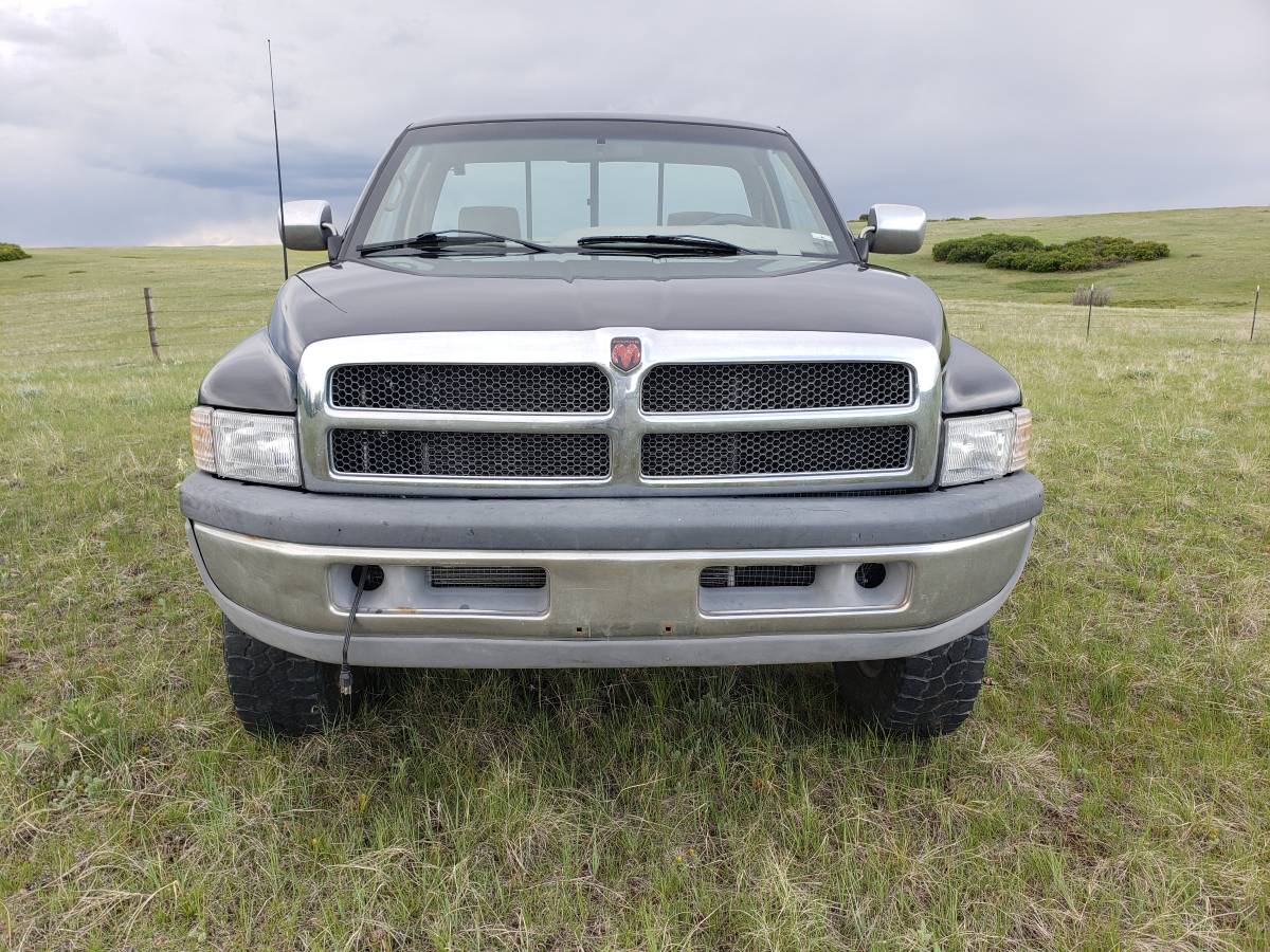 Dodge-Ram-cummins-12-valve-auto-diesel-1995-blue-8