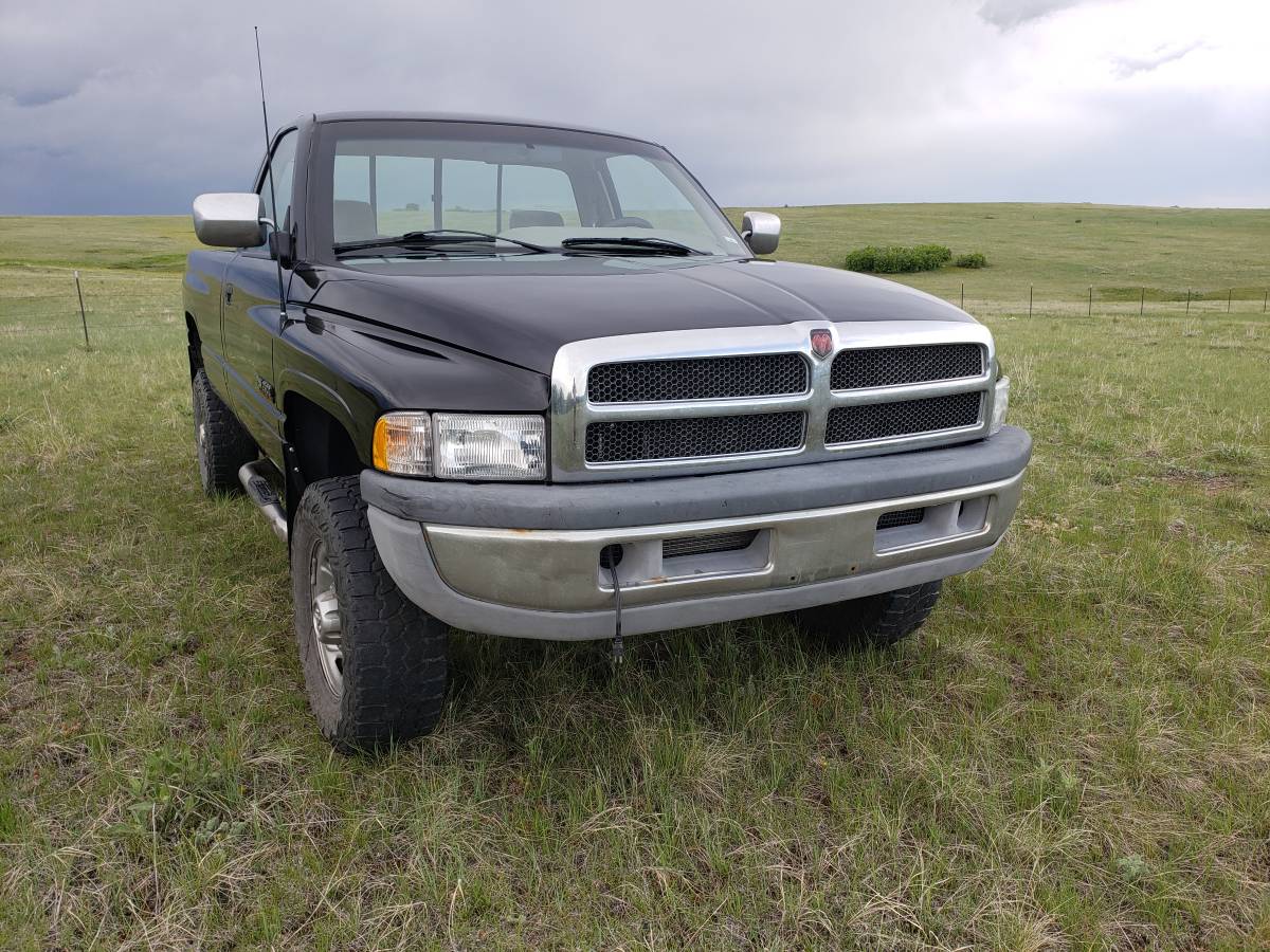 Dodge-Ram-cummins-12-valve-auto-diesel-1995-blue-9