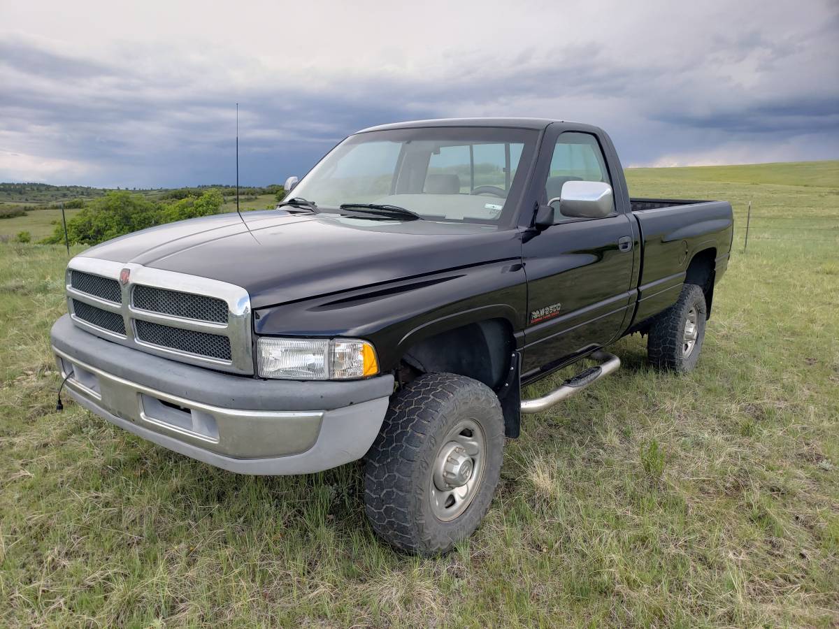 Dodge Ram cummins 12 valve auto diesel  1995 blue