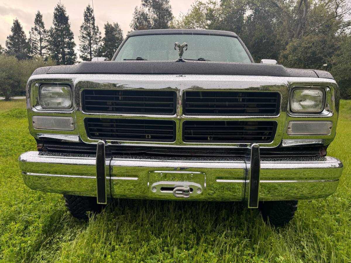 Dodge-Ram-d350-diesel-1991-black-11