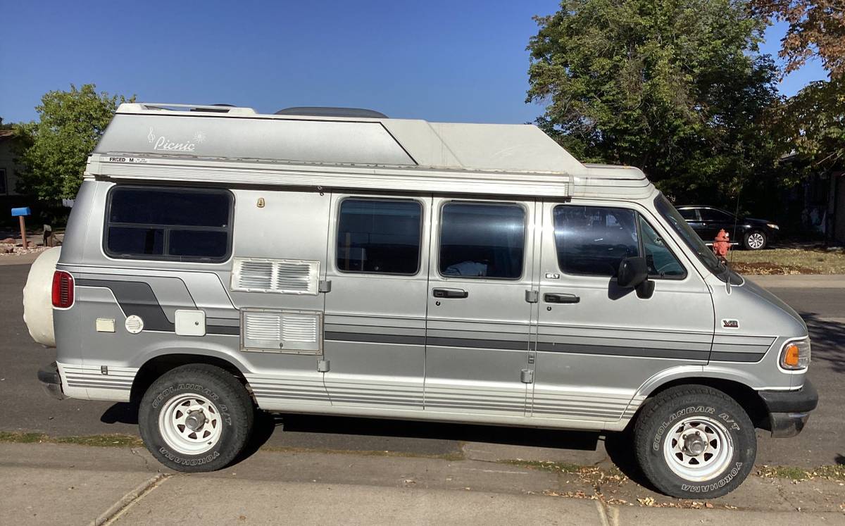 Dodge-Ram-van-2500-1995-1