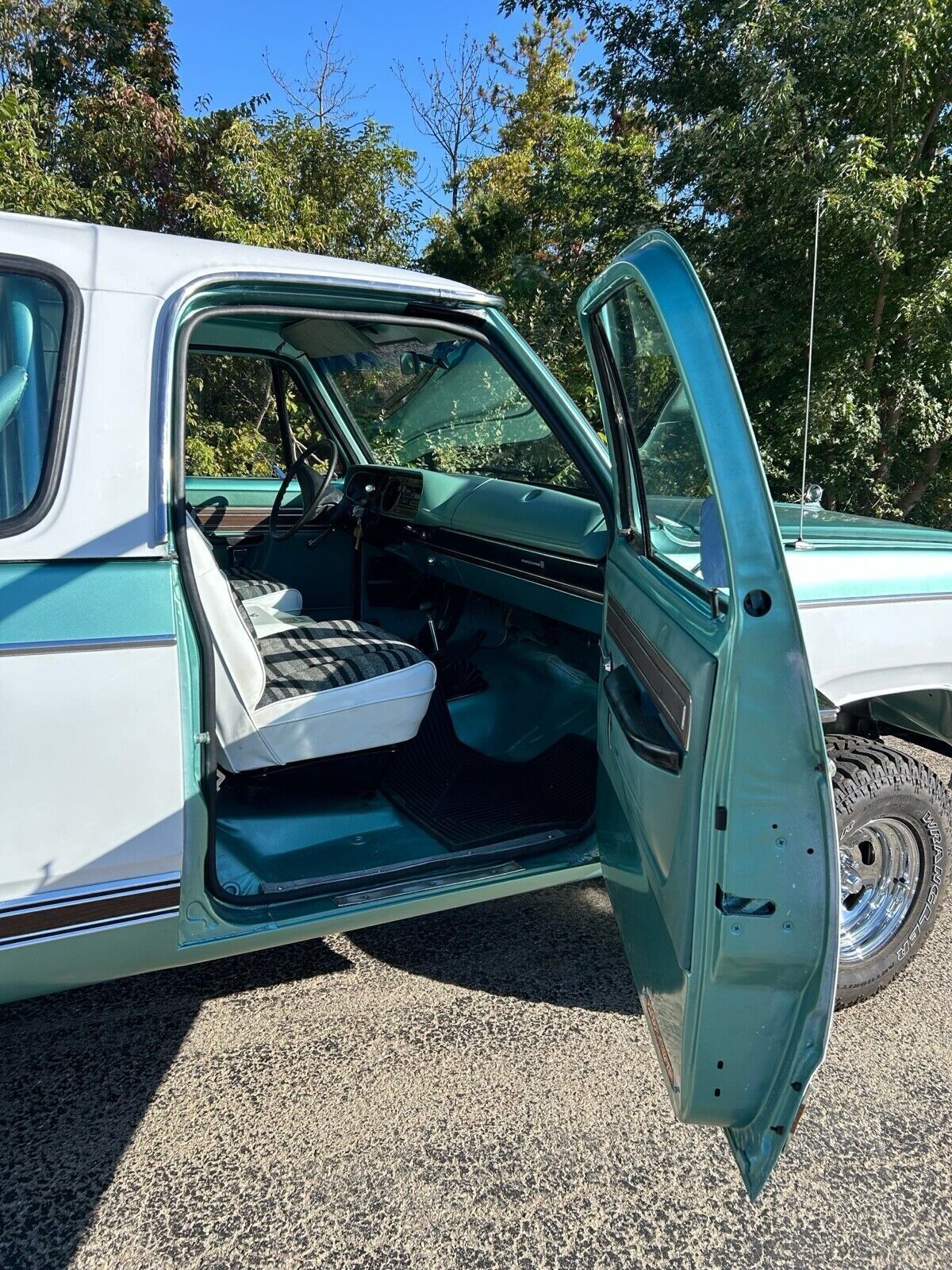 Dodge-Ramcharger-1979-SUV-4
