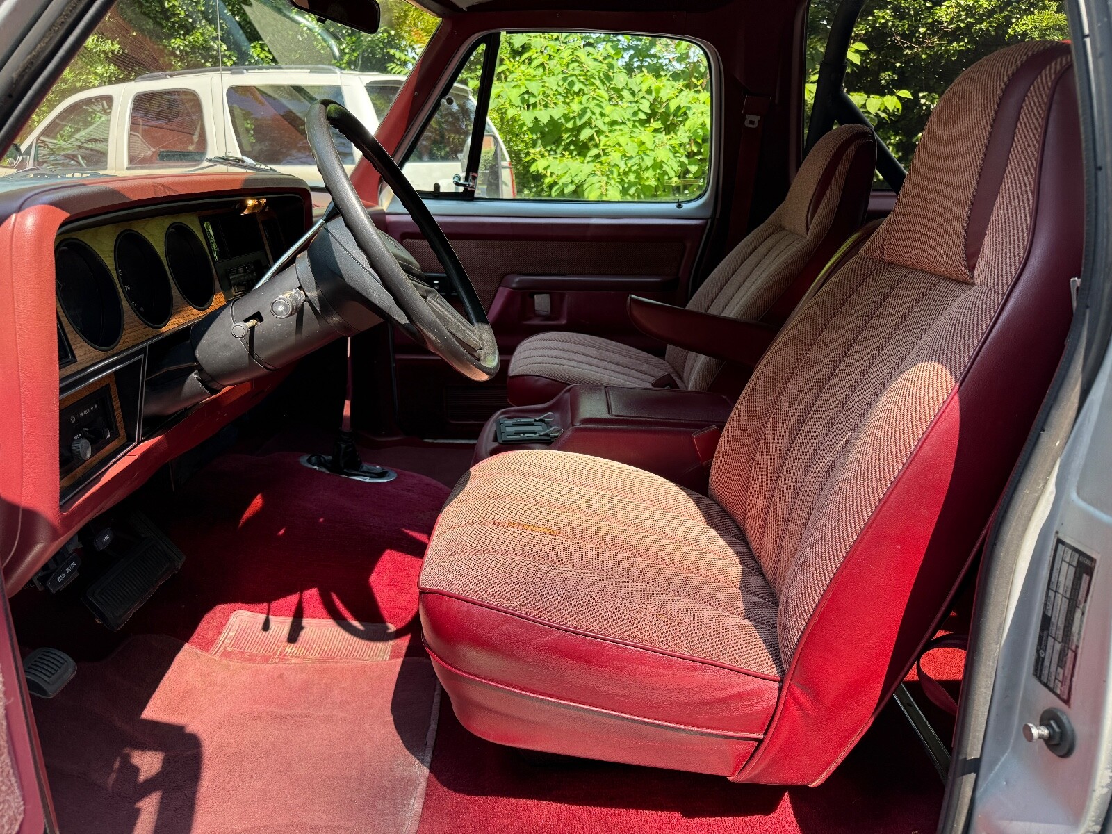 Dodge-Ramcharger-1987-SUV-18