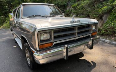 Dodge-Ramcharger-1987-SUV-2