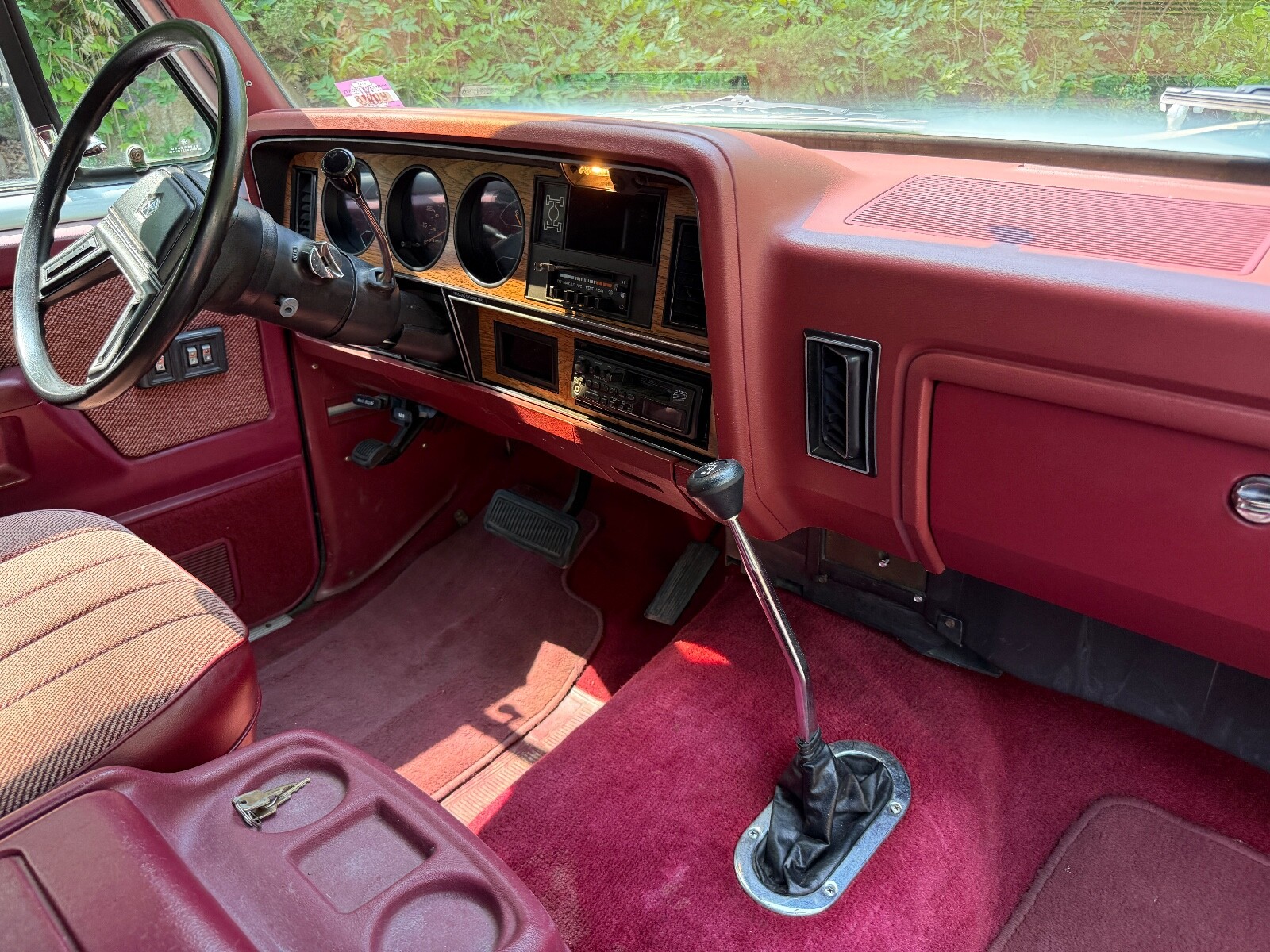 Dodge-Ramcharger-1987-SUV-29