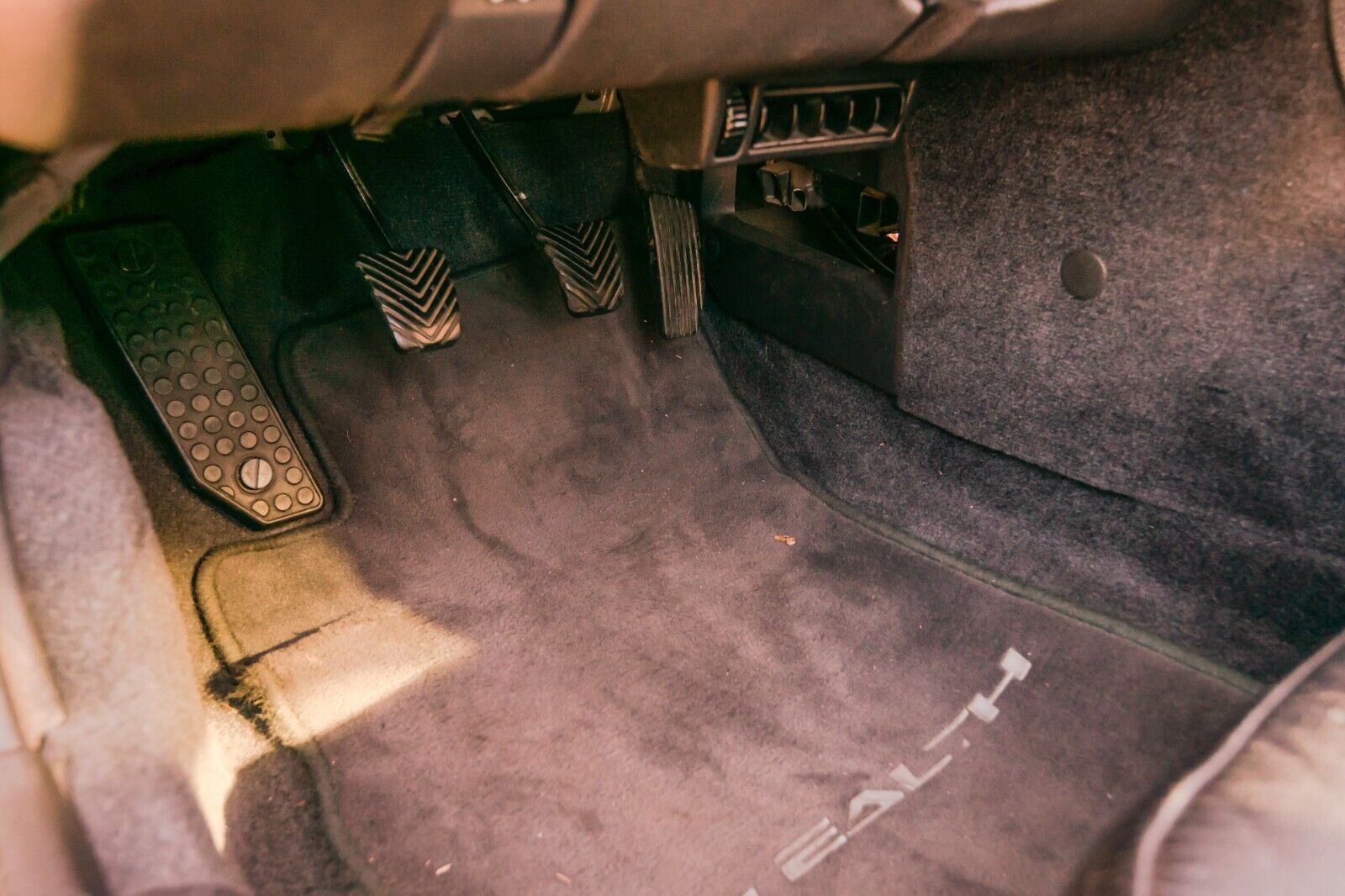 Dodge-Stealth-1995-Hatchback-19