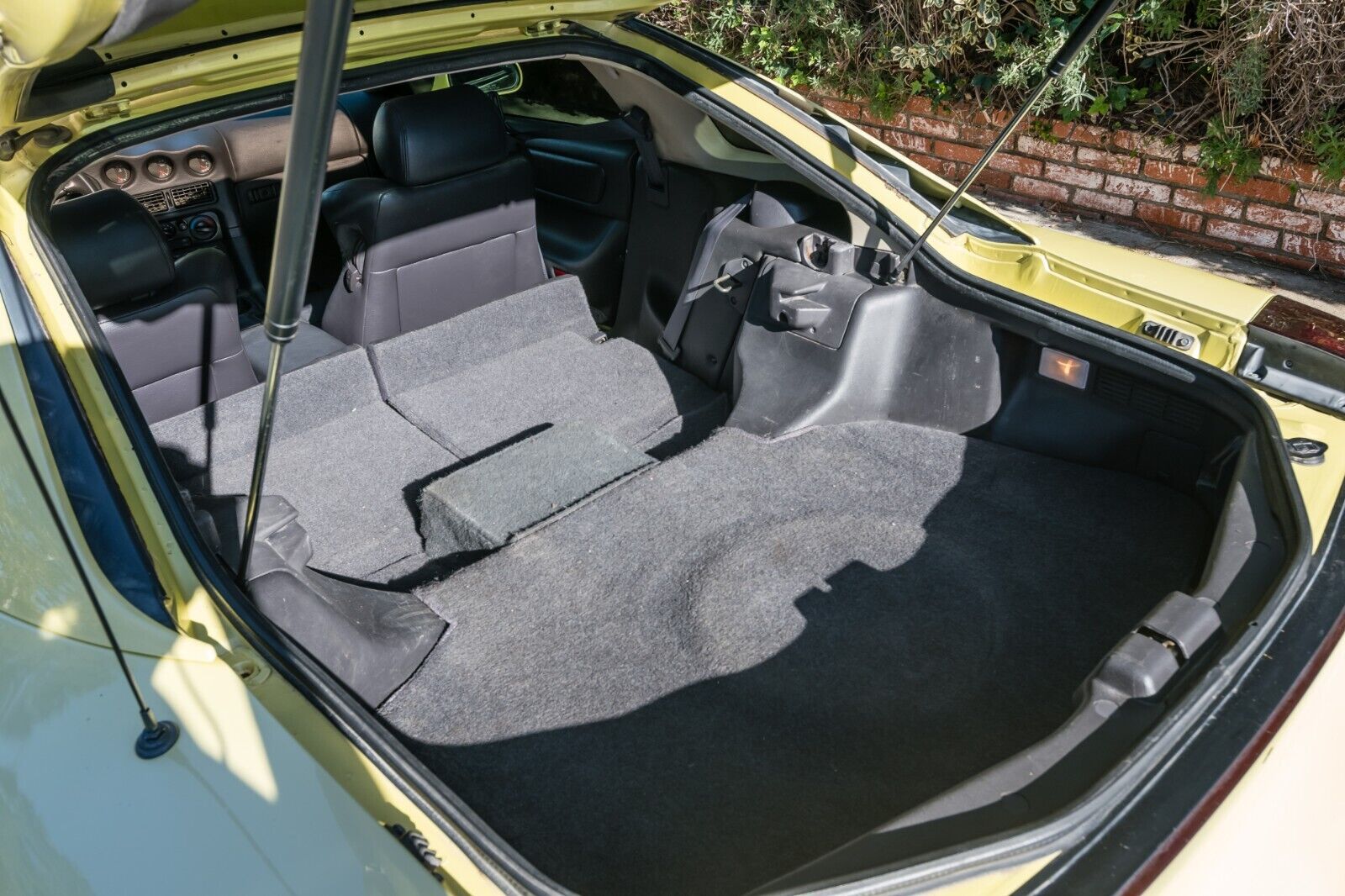 Dodge-Stealth-1995-Hatchback-5