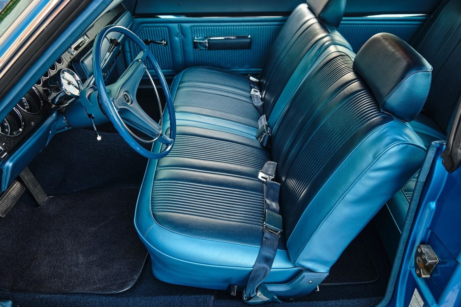 Dodge-Super-Bee-1969-2-Door-13