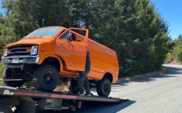 Dodge-Van-1977-14