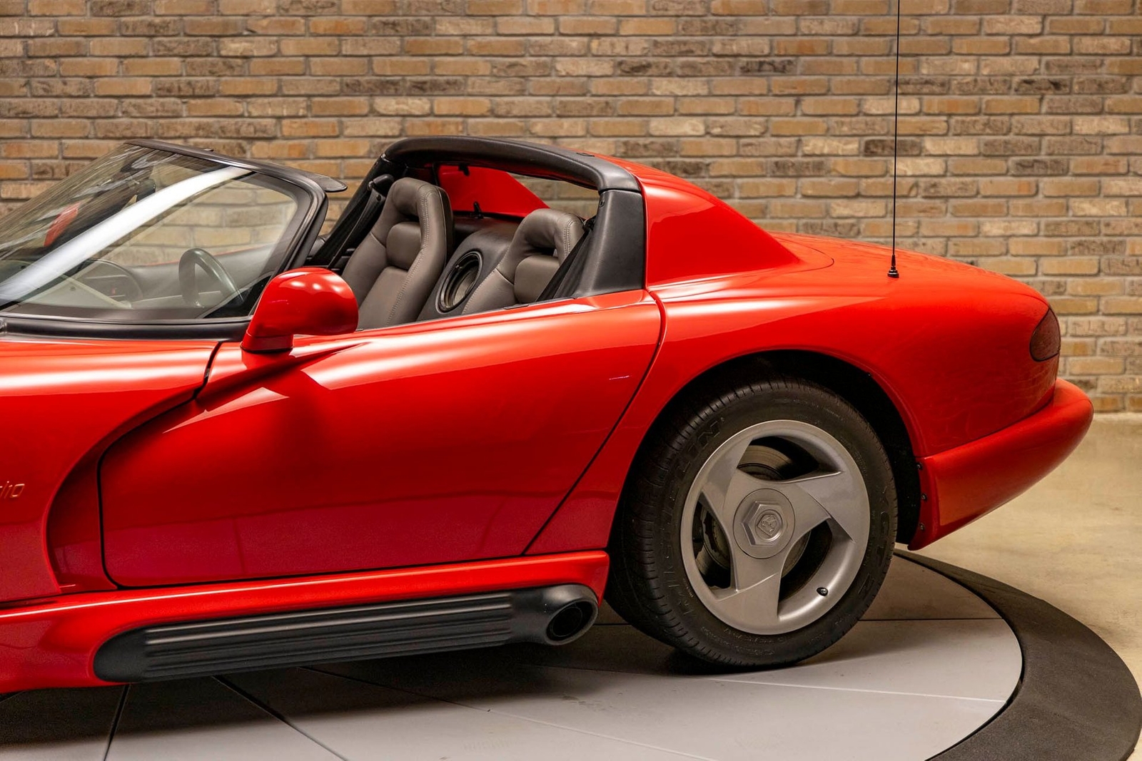 Dodge-Viper-1992-Convertible-9