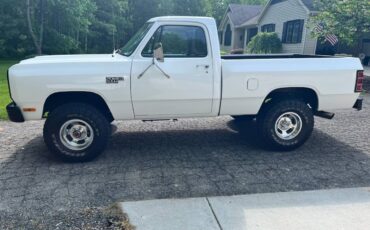 Dodge-W150-1986-white-1