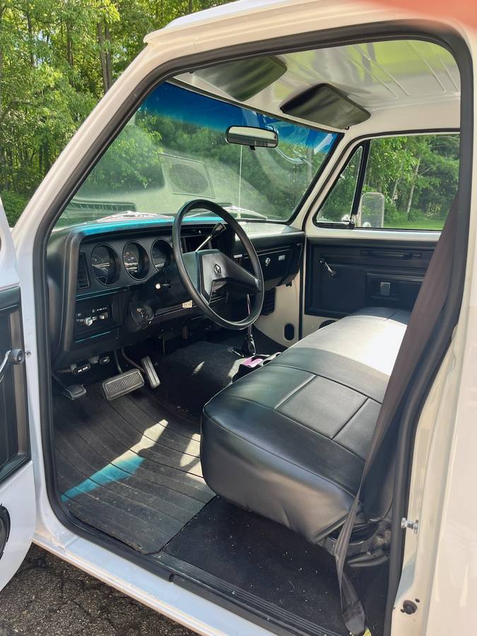 Dodge-W150-1986-white-10