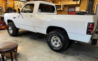 Dodge W150  1986 white