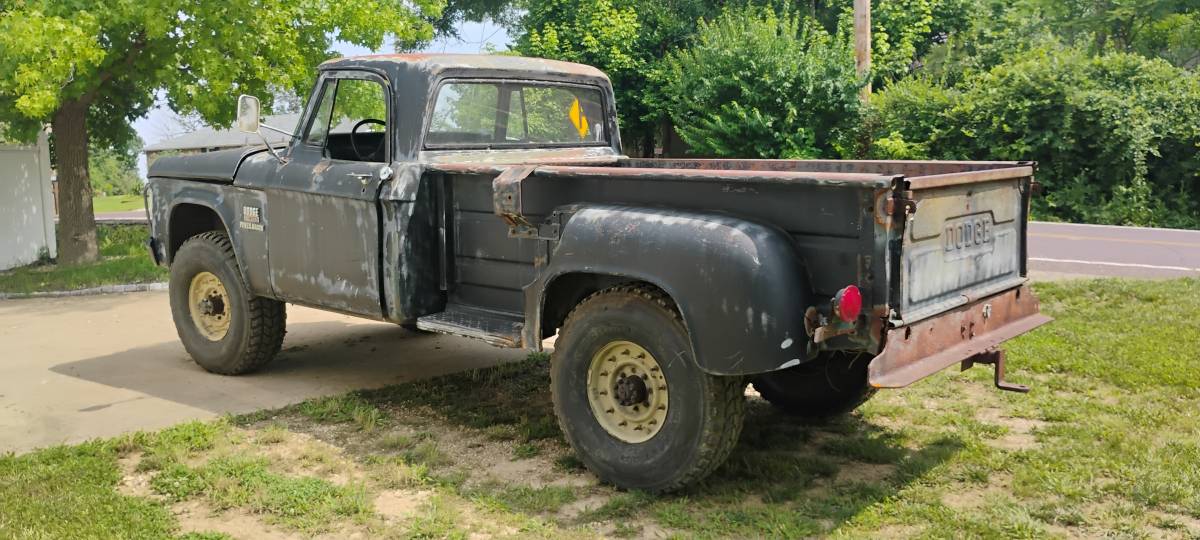 Dodge W200  1969 green
