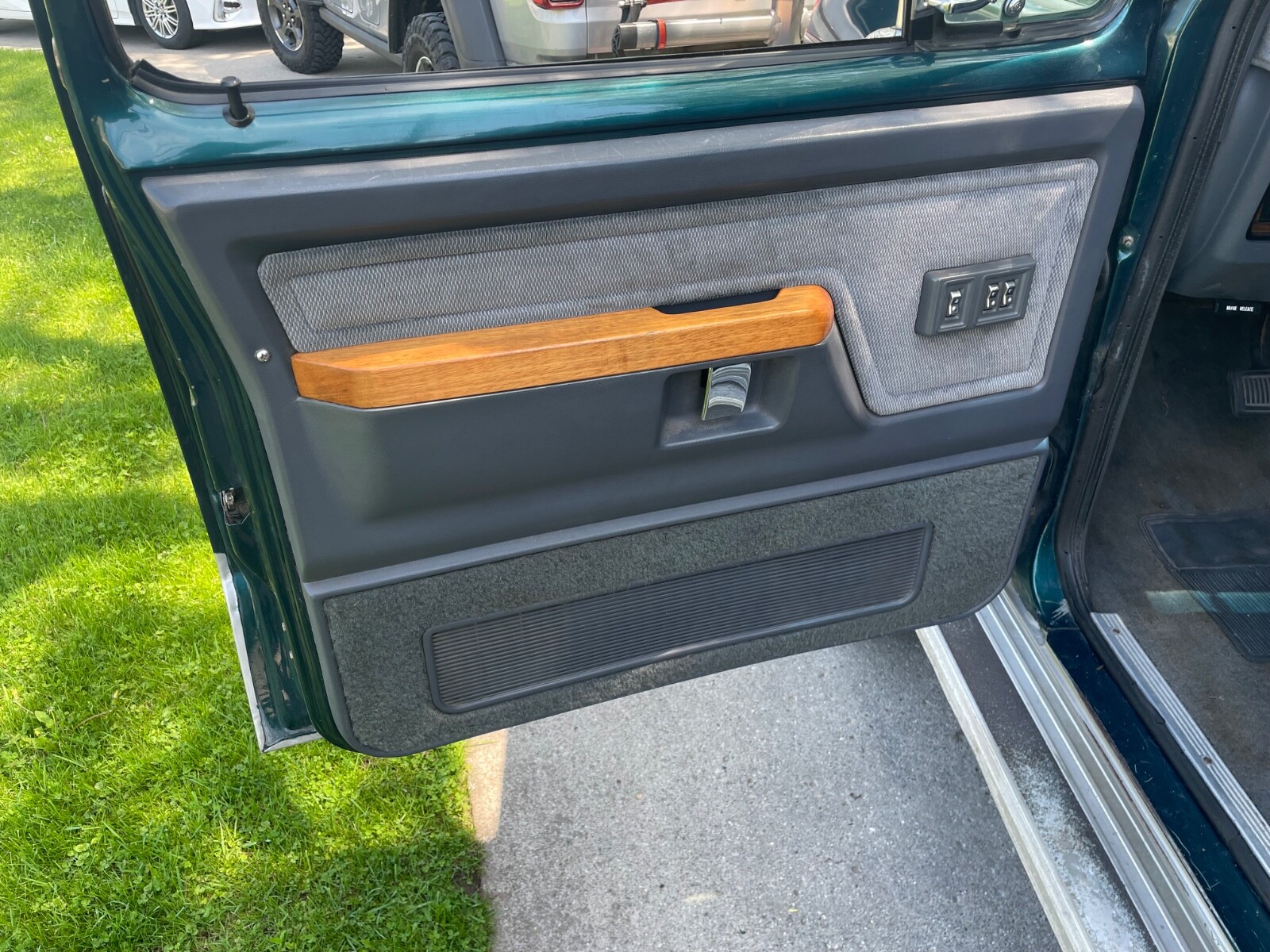 Dodge-W250-1993-Pickup-Truck-11
