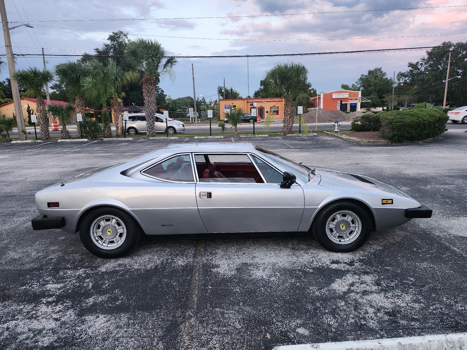 Ferrari-308-1975-6