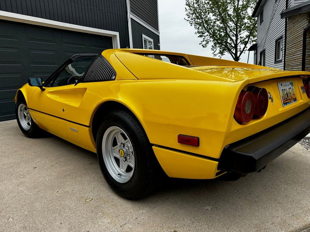 Ferrari-308-1978-11
