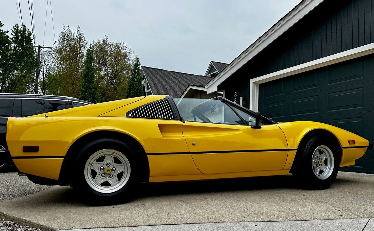 Ferrari-308-1978-18