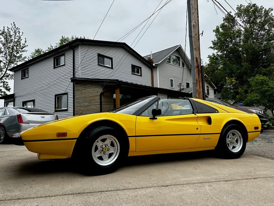 Ferrari-308-1978-21