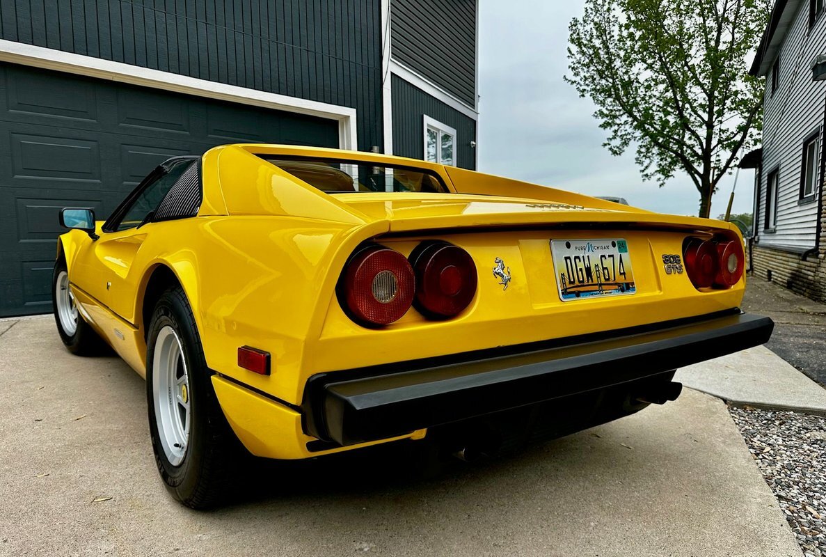Ferrari-308-1978-23