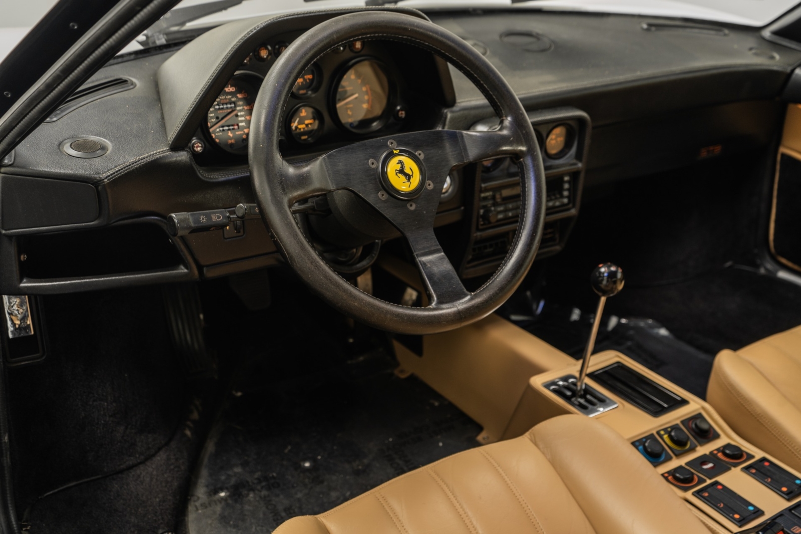 Ferrari-328-1988-2D-Coupe-11