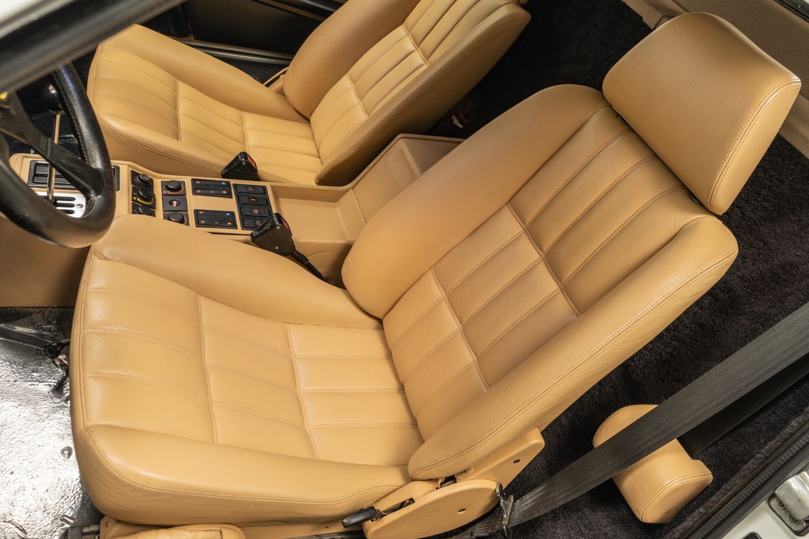 Ferrari-328-1988-2D-Coupe-23