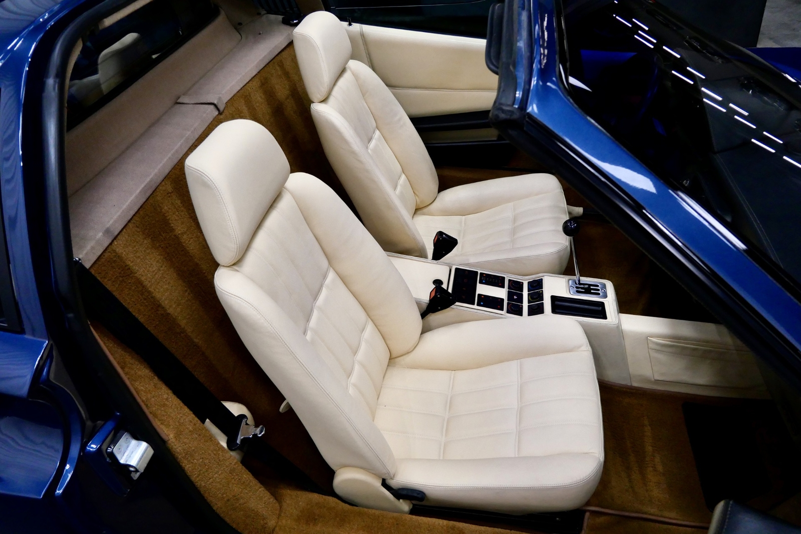 Ferrari-328-1989-2D-Coupe-24