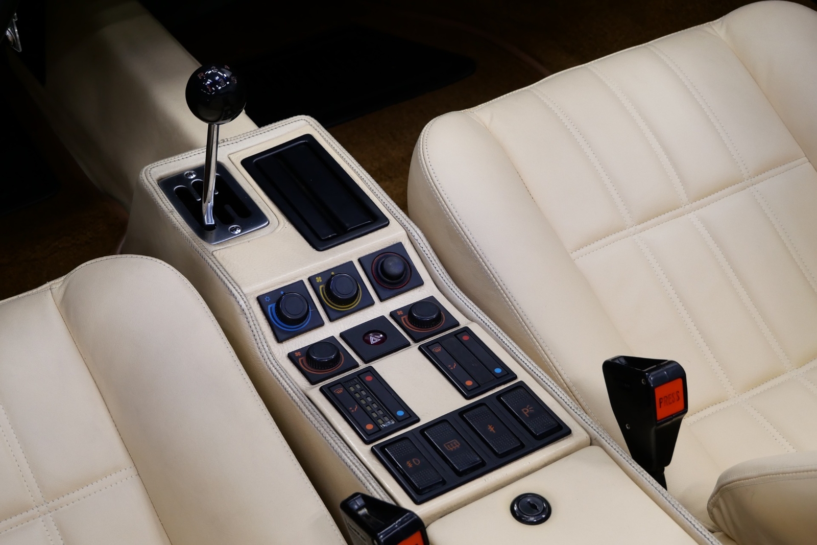 Ferrari-328-1989-2D-Coupe-25