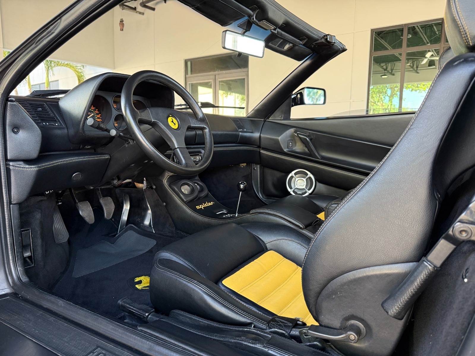 Ferrari-348-1995-Convertible-28