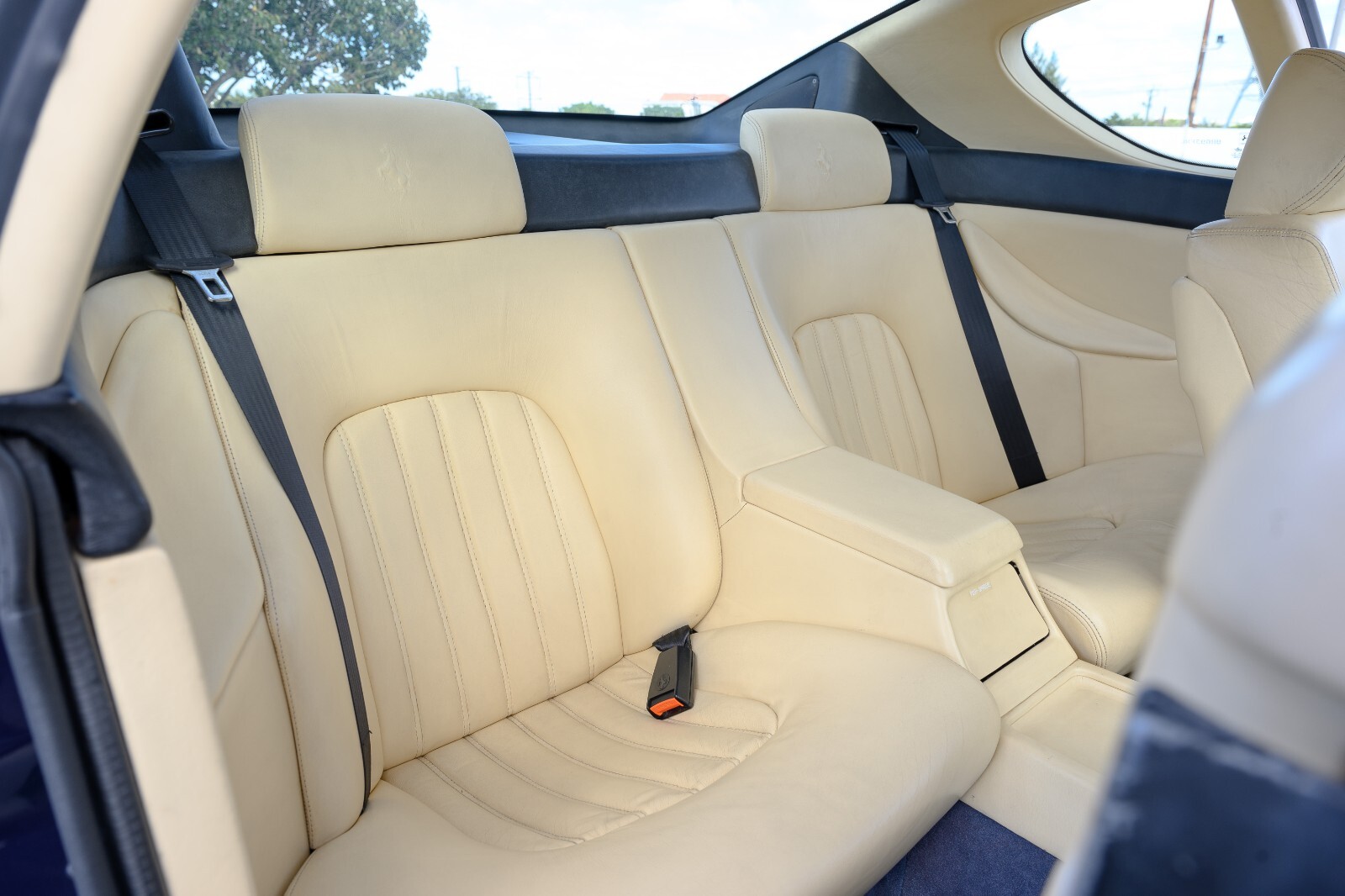 Ferrari-456-1994-Coupe-34