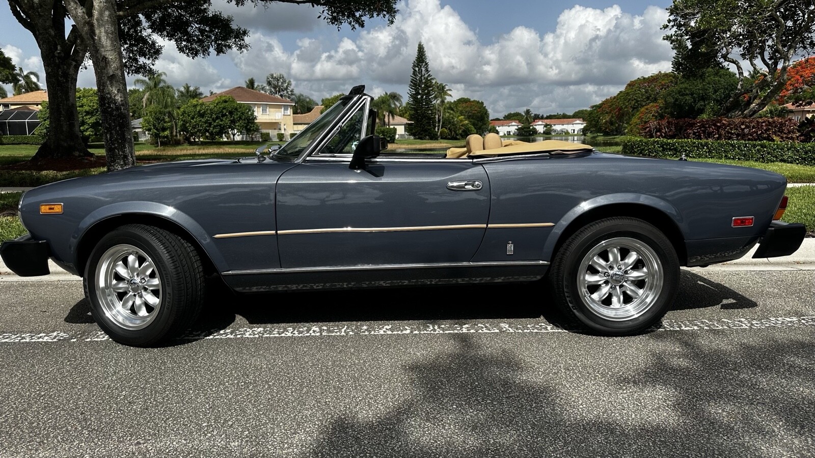 Fiat-124-Spider-1980-1