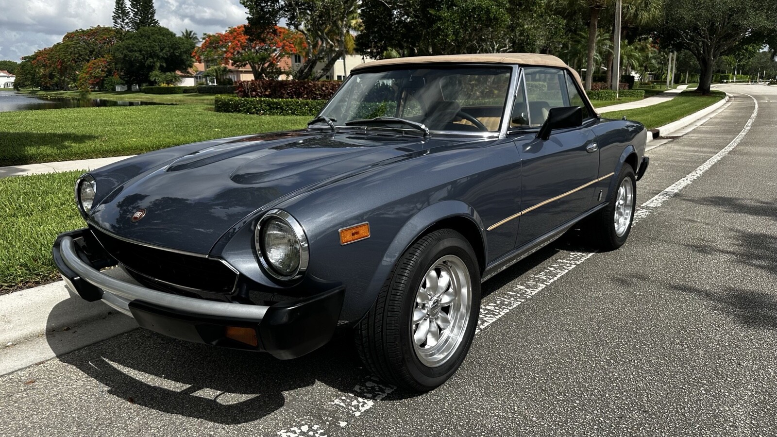 Fiat-124-Spider-1980-12