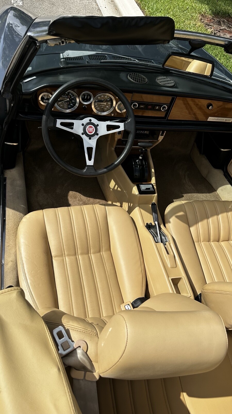 Fiat-124-Spider-1980-22