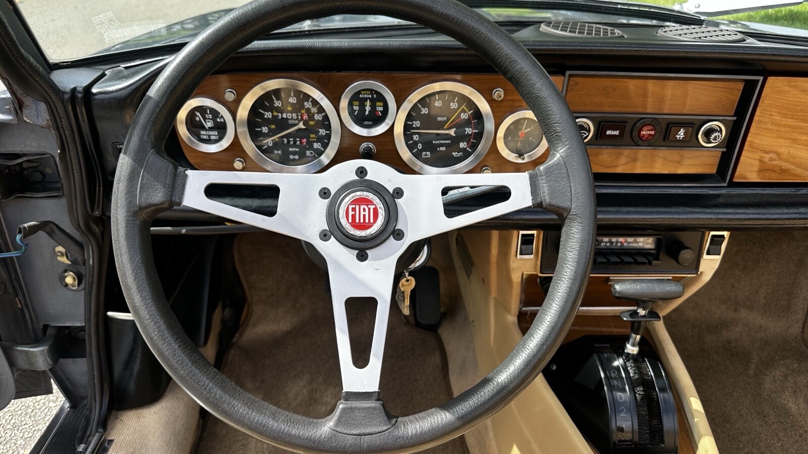 Fiat-124-Spider-1980-23