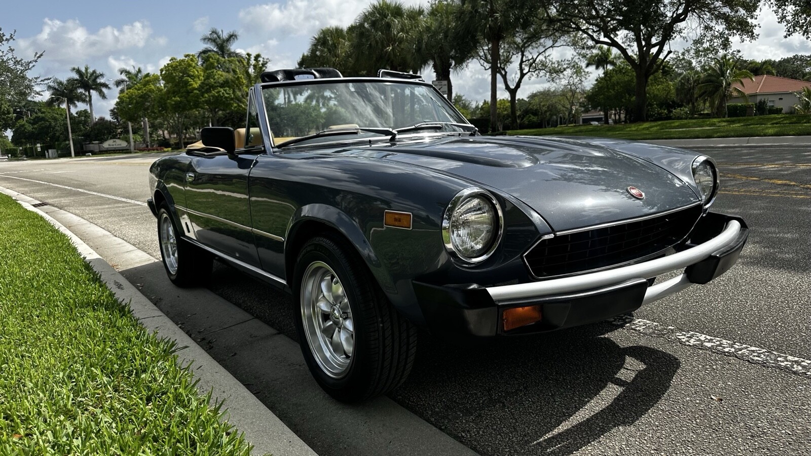 Fiat-124-Spider-1980-6