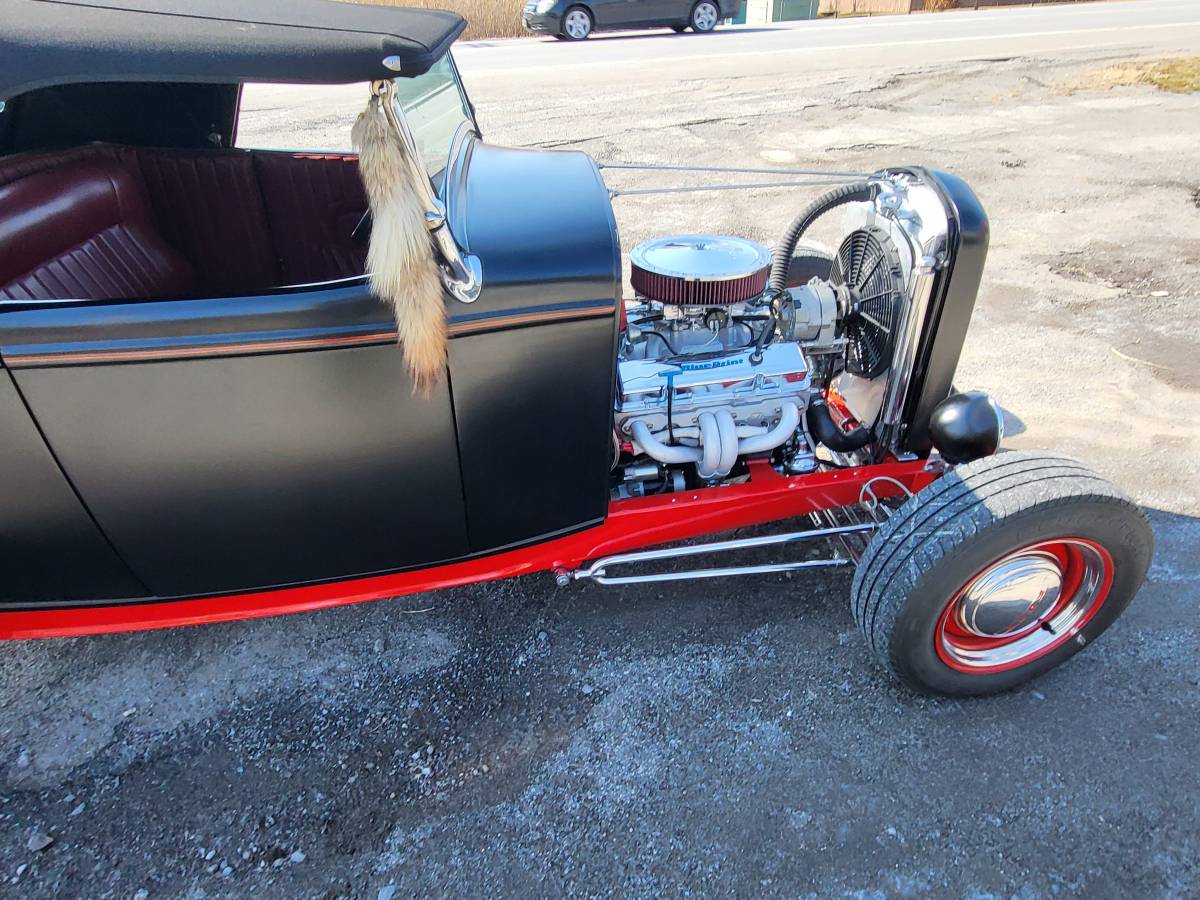 Ford-1932-black-2