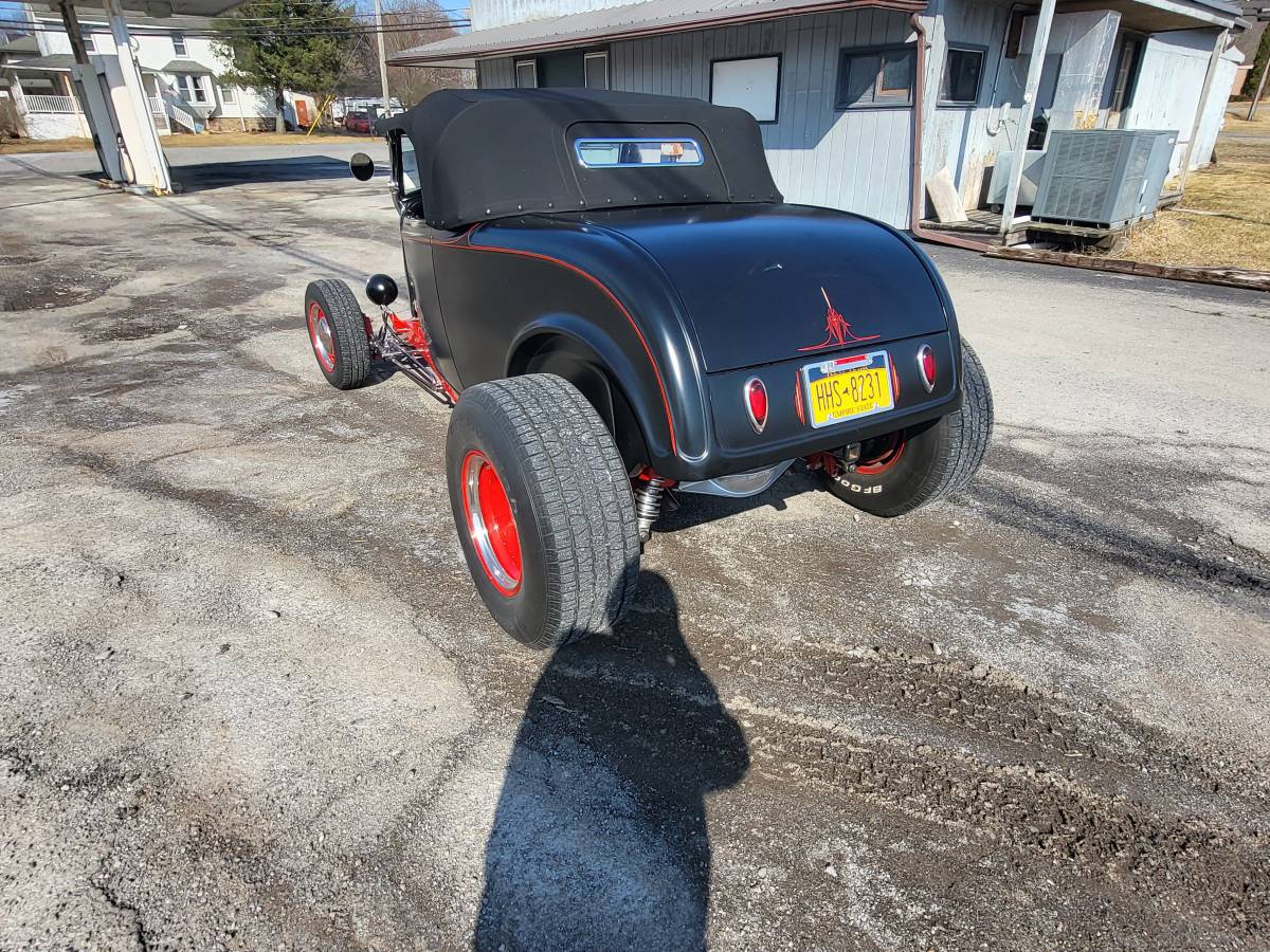Ford-1932-black-5