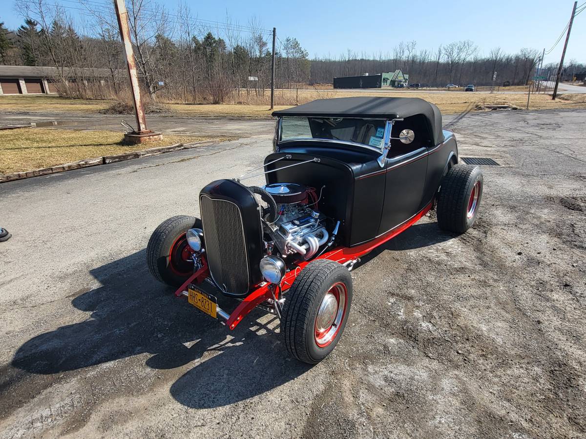Ford   1932 black
