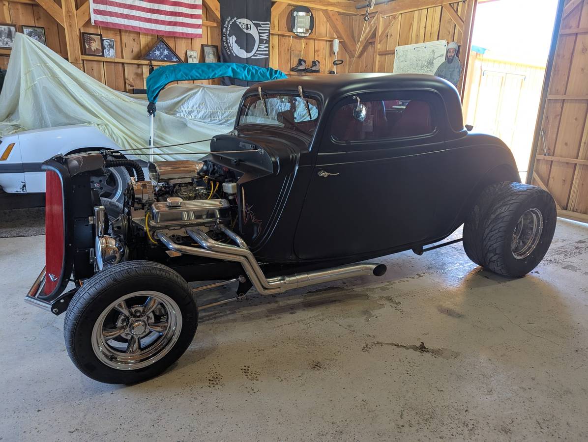 Ford   1934 black