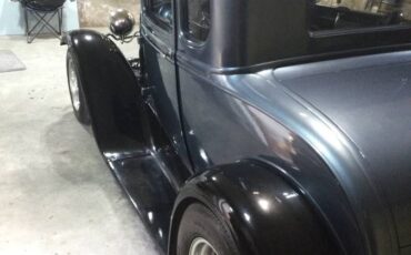 Ford-5-window-coupe-1931-blue-3