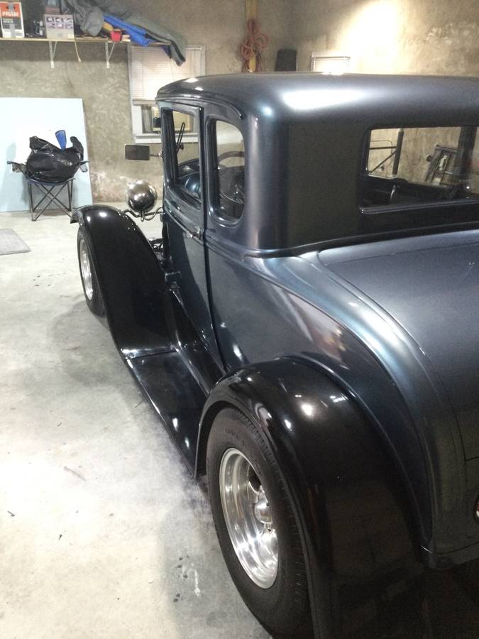 Ford-5-window-coupe-1931-blue-3