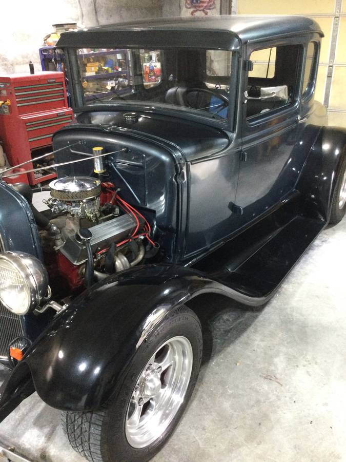 Ford-5-window-coupe-1931-blue-4